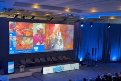Türk cerrahtan İngiltere'de robotik canlı ameliyat
