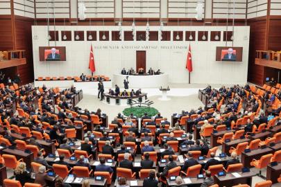 En düşük emekli aylığının artırılmasını da içeren kanun teklifi kabul edildi