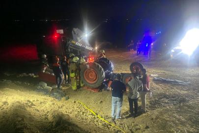 Devrilen traktörün altında kalan karı-koca hayatını kaybetti
