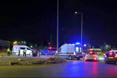 Düğün konvoyunda gelin ve damadın yakınları çatıştı