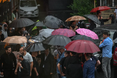 Meteoroloji saat saat uyardı. İstanbul'a sağanak geliyor, kuvvetli rüzgara dikkat