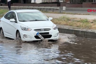 Samsun'da sağanak etkili oldu: Araçlar yollarda mahsur kaldı
